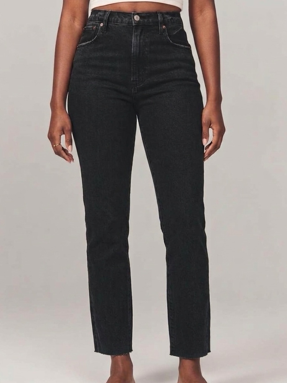 Abercrombie & Fitch Raw Hem Ankle Straight Ultra High Rise Jean Black Sz 26 Sz 2
